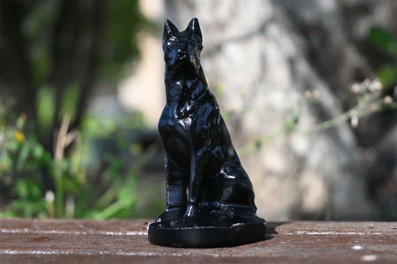 2.4'' Natural carved Obsidian dog，Quartz Crystal，Crystal gift，Crystal dog，Crystal gift，Crystal Figurine,Hand carved，Crystal ornament Healing