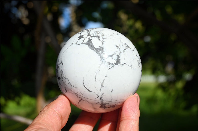 60mm+ Natural Howlite Sphere，Divination ball，crystal sphere,Quartz Crystal Ball，Crystal Healing Divination ball Gift+Base 1PC