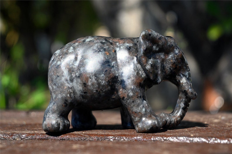 2.3'' Natural Hand Carved picture stone elephant，Crystal gift，Crystal elephant，Birthday gift，Quartz Crystal，crystal skull，Crystal healing