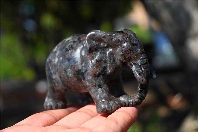 2.3'' Natural Hand Carved picture stone elephant，Crystal gift，Crystal elephant，Birthday gift，Quartz Crystal，crystal skull，Crystal healing