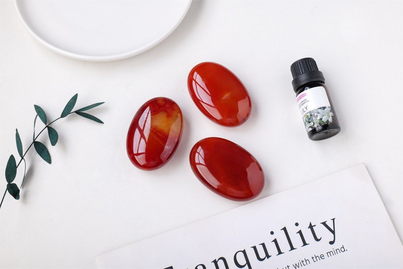 2.4" Natural Red Agate,Crystal Worry Stone,Healing Palm Stone,Hand Carved,Reiki Healing Crystal,Home Decor,Crystal Gifts 1PC