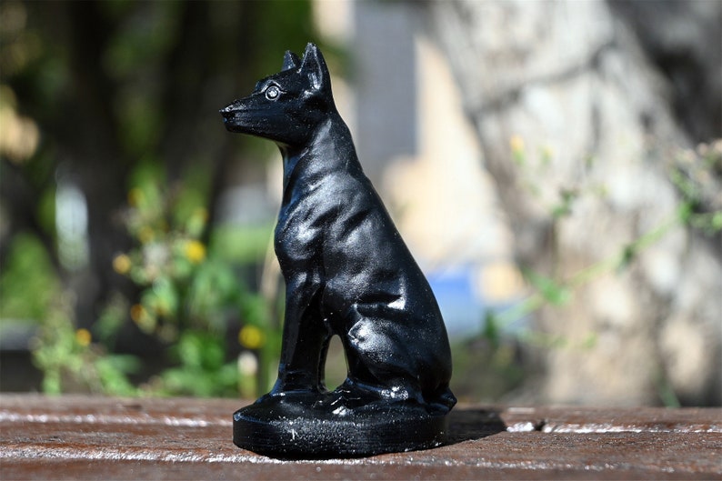 2.4'' Natural carved Obsidian dog，Quartz Crystal，Crystal gift，Crystal dog，Crystal gift，Crystal Figurine,Hand carved，Crystal ornament Healing