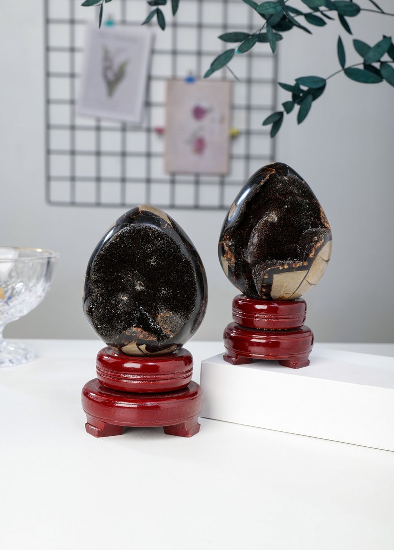 Natural Dragon septarian Hand Carved Egg,Septarian Dragon Egg,quartz crystal,Crystal egg,Home Decor,Crystal gifts 1pc+Free Base