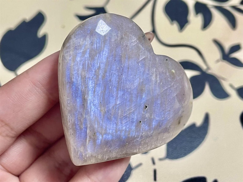 2.2" Natural Moon Stone Hand Carved Heart,Crystal Quartz love,Healing Palm Stone,Reiki Healing Crystal,Home Decor,Crystal Gifts 1PC