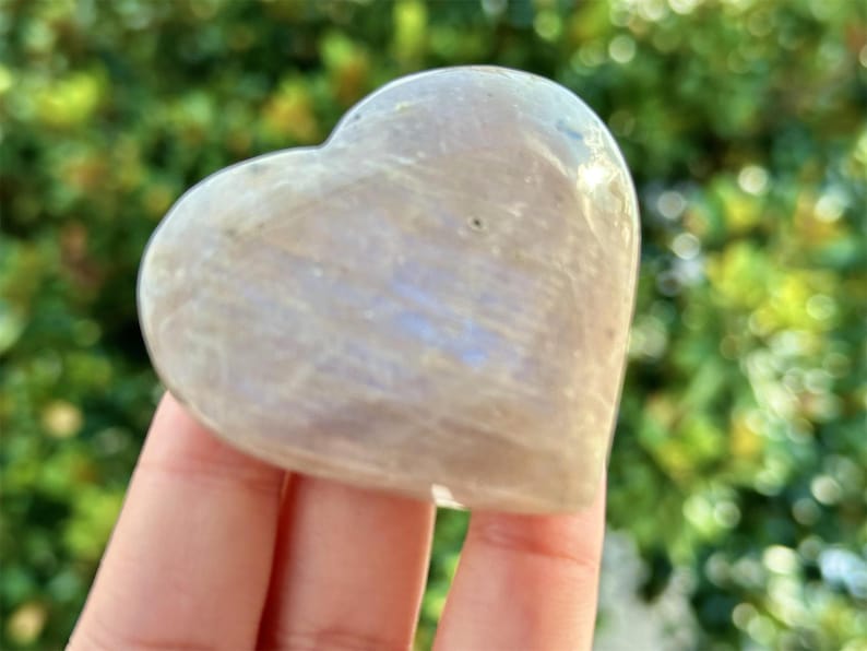 2.2" Natural Moon Stone Hand Carved Heart,Crystal Quartz love,Healing Palm Stone,Reiki Healing Crystal,Home Decor,Crystal Gifts 1PC
