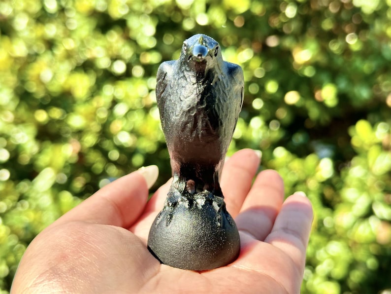 3.4" Natural Obsidian Hand Carved Crow,Crystal Quartz Bird,Crow Carving,Energy crystal,Reiki healing,Home Decor,Halloween gifts 1PC