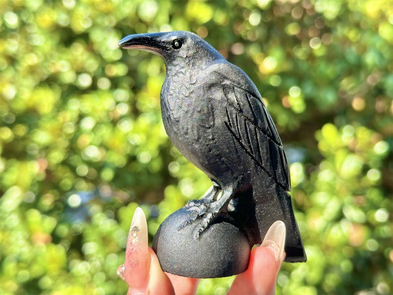 3.4" Natural Obsidian Hand Carved Crow,Crystal Quartz Bird,Crow Carving,Energy crystal,Reiki healing,Home Decor,Halloween gifts 1PC