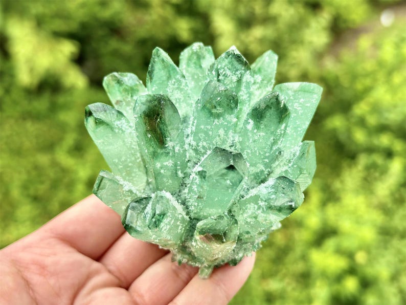 300g+ Green Clear Quartz Cluster，Cluster Crystal，Quartz Point VUG，Mineral Specimen Healing Degaussing Decor Collection，Crystal Decor 1PC