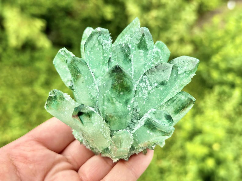 300g+ Green Clear Quartz Cluster，Cluster Crystal，Quartz Point VUG，Mineral Specimen Healing Degaussing Decor Collection，Crystal Decor 1PC