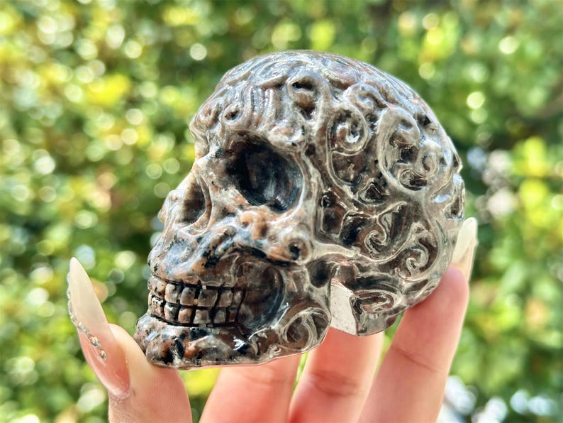 3.4" Natural Yooperlite Hand Carved Cerebrum Skull,Crystal quartz Skull,Skull Carving,Energy crystal,Reiki healing,Home Decor,Crystal gifts