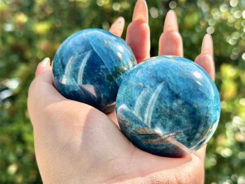 5CM+Natural Apatite Hand Carved Sphere,Quartz Crystal,Apatite Ball,Home Decor,Reiki Healing,Energy Crystal ball,Crystal Gift+Free Base 1PC