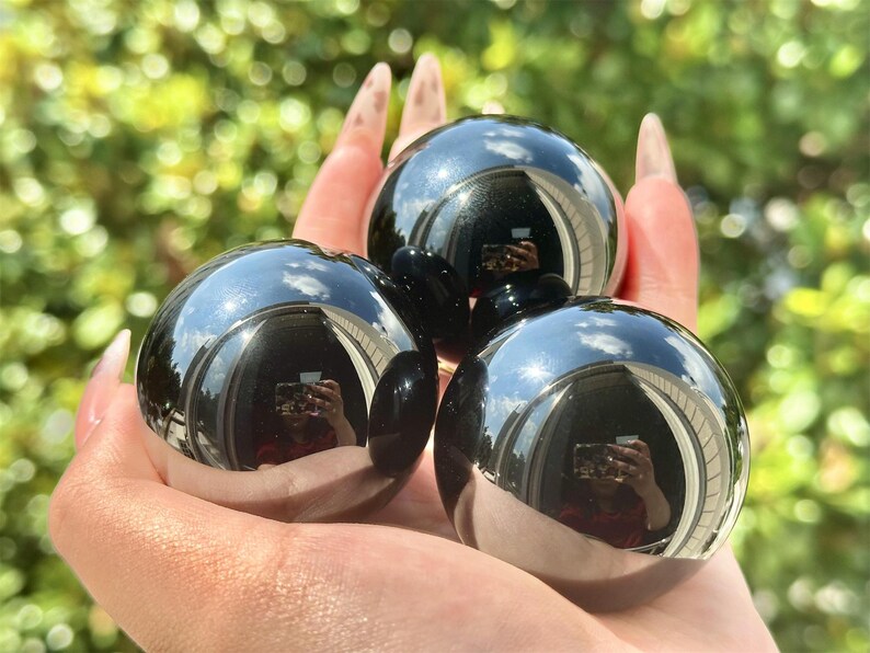 5CM+ Natural Obsidian Hand Carved Sphere,Crystal Quartz Ball,Home Decor,Reiki healing,Energy Crystal Ball,Crystal gift 1PC (Free Base）