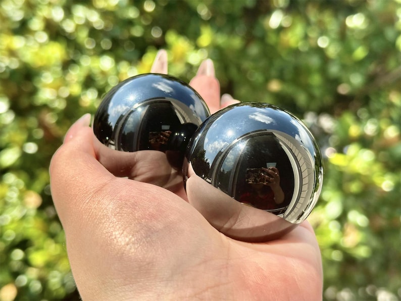 5CM+ Natural Obsidian Hand Carved Sphere,Crystal Quartz Ball,Home Decor,Reiki healing,Energy Crystal Ball,Crystal gift 1PC (Free Base）