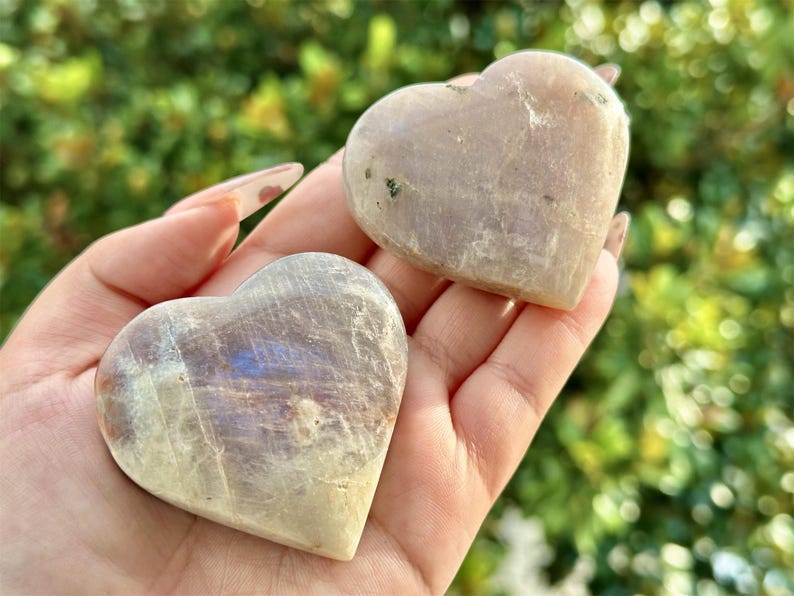 2.2" Natural Moon Stone Hand Carved Heart,Crystal Quartz love,Healing Palm Stone,Reiki Healing Crystal,Home Decor,Crystal Gifts 1PC
