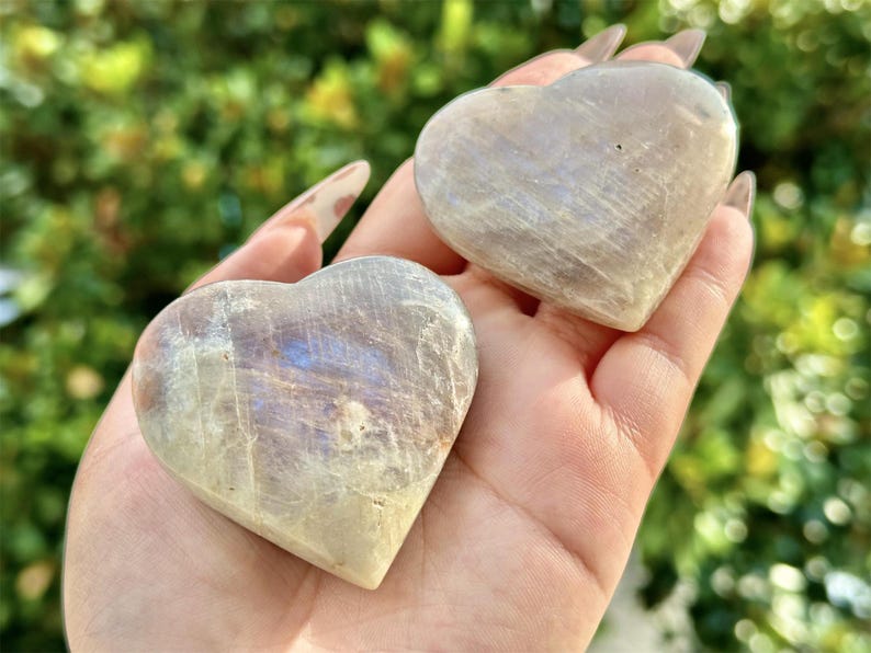 2.2" Natural Moon Stone Hand Carved Heart,Crystal Quartz love,Healing Palm Stone,Reiki Healing Crystal,Home Decor,Crystal Gifts 1PC
