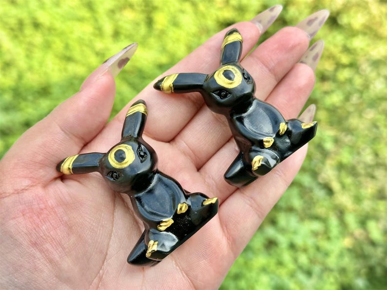 2.2" Natural Obsidian Hand Carved Umbreon,Crystal quartz Elf,Umbreon Carving,Energy crystal,Reiki healing,Home Decor,Crystal gifts 1PC