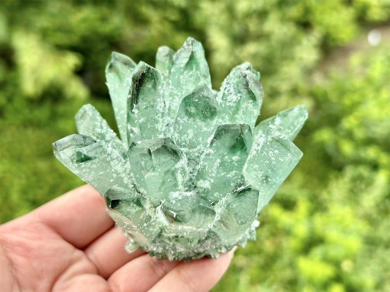 300g+ Green Clear Quartz Cluster，Cluster Crystal，Quartz Point VUG，Mineral Specimen Healing Degaussing Decor Collection，Crystal Decor 1PC