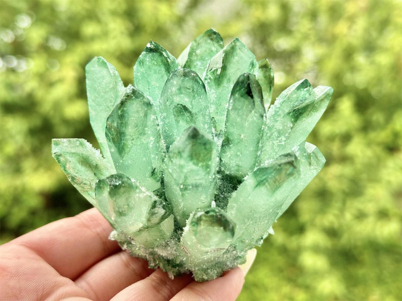 300g+ Green Clear Quartz Cluster，Cluster Crystal，Quartz Point VUG，Mineral Specimen Healing Degaussing Decor Collection，Crystal Decor 1PC