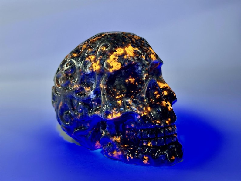 3.4" Natural Yooperlite Hand Carved Cerebrum Skull,Crystal quartz Skull,Skull Carving,Energy crystal,Reiki healing,Home Decor,Crystal gifts