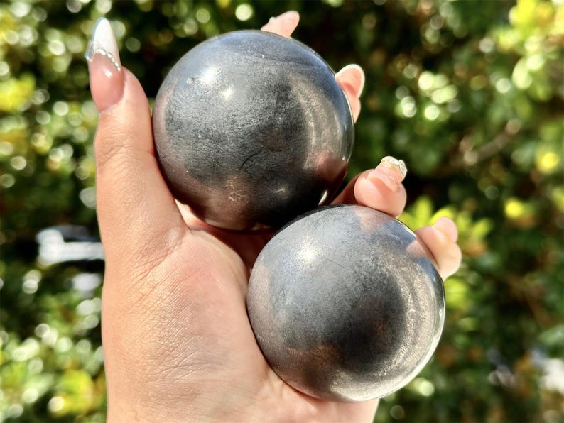 50mm+ Natural Schungite Stone Sphere,Quartz Crystal,Crystal Ball Carving,Reiki Healing Crystal,Home Decor,Energy Crystal,Crystal gifts 1PC