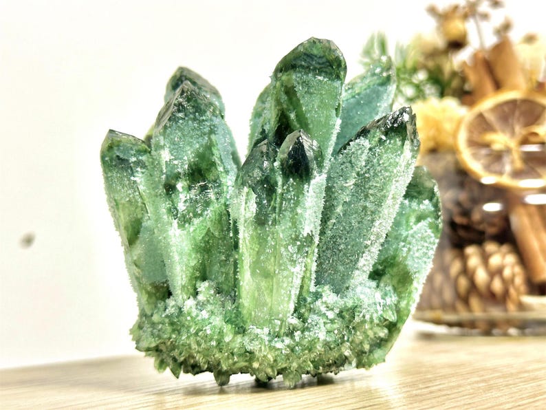 300g+ Green Clear Quartz Cluster,Cluster Crystal,Quartz Point VUG,Mineral Specimen Healing Degaussing Decor Collection,Crystal gifts 1PC
