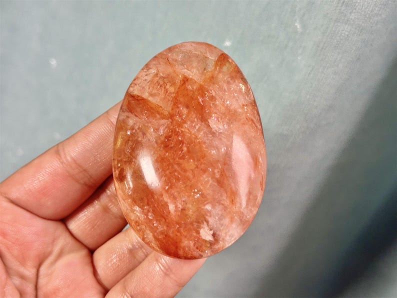 50g+ Natural Red Fire Quartz Worry Stone,Crystal Worry Stone,Healing Palm Stone,Hand Carved,Reiki Healing Crystal,Home Decor,Crystal Gift1PC