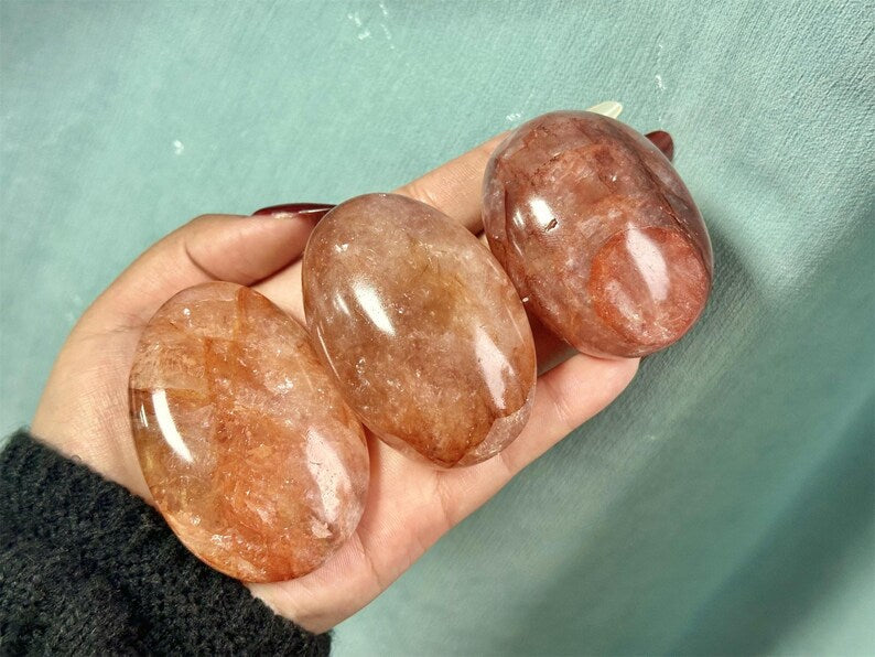 50g+ Natural Red Fire Quartz Worry Stone,Crystal Worry Stone,Healing Palm Stone,Hand Carved,Reiki Healing Crystal,Home Decor,Crystal Gift1PC