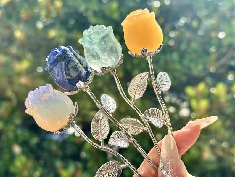 6" Natural Crystal Quartz Hand Carved Flower,Fluorite Carved Flower,Flower Carving,Energy crystal,Reiki healing,Home Decor,Crystal gifts 1PC