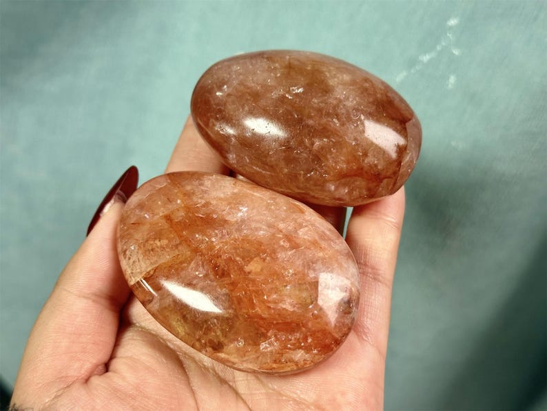 50g+ Natural Red Fire Quartz Worry Stone,Crystal Worry Stone,Healing Palm Stone,Hand Carved,Reiki Healing Crystal,Home Decor,Crystal Gift1PC