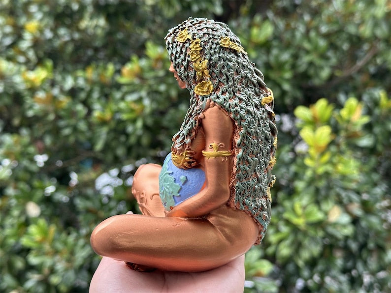 6“ Statue Of Goddess Gaia,Resin Decorations,Mother Earth Resin Decorations,Goddess Gaia Decorations,Home Decor,Hand-carved 1PC