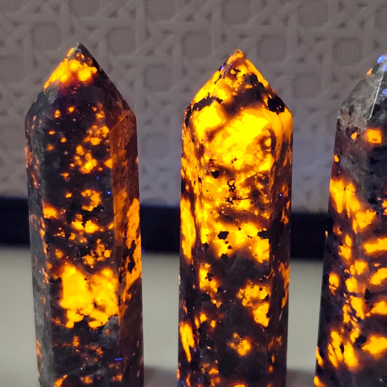 2.8inches+ Natural Yooperlite Obelisk，Crystal Tower，Flame's stone Point，Energy Crystal Wand，Home Decor，Healing Point，Crystal Gifts