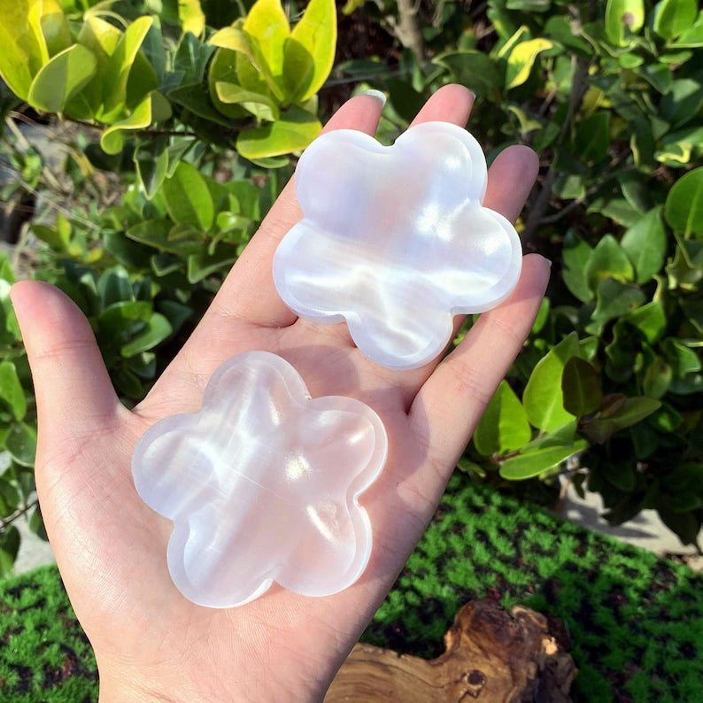 2.4“ Natural Selenite Flower Bowl,Quartz Bowl,Crystal Charging Bowl,Home Decor,Mineral Specimen,Crystal Chakra,Crystal Heal,Crystal Gifts.