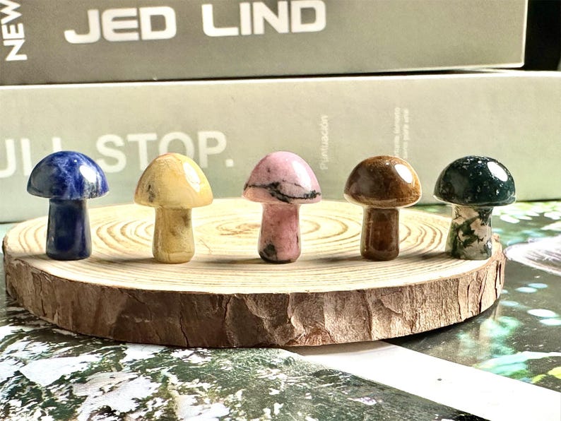 1 Inch Crystal Quartz Mushroom,Hand Carved Mini Mushroom Decor,Healing Crystal,Rose Quartz/Crystal Quartz,Gemstone Mushroom,For Gift