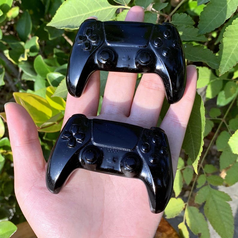 3“ Natural Obsidian Gamepad,Quartz Gamepad,Crystal Gamepad,Gamepad Sculpture,Home Decor,Mineral Specimen,Crystal Chakra,Crystal Gifts 1pc