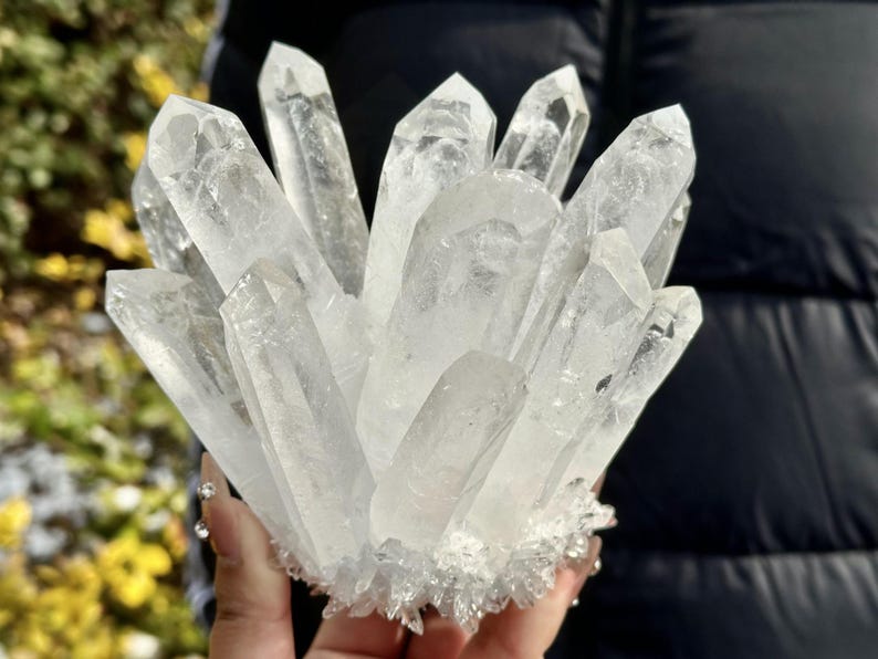 300g+ Natural Clear Quartz Cluster Crystal,Quartz Point VUG,Crystal decor,Crystal vug,Mineral Specimen Healing Degaussing Decor Collection