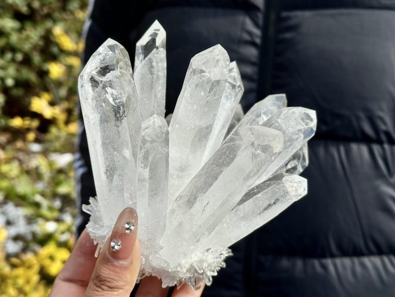 300g+ Natural Clear Quartz Cluster Crystal,Quartz Point VUG,Crystal decor,Crystal vug,Mineral Specimen Healing Degaussing Decor Collection