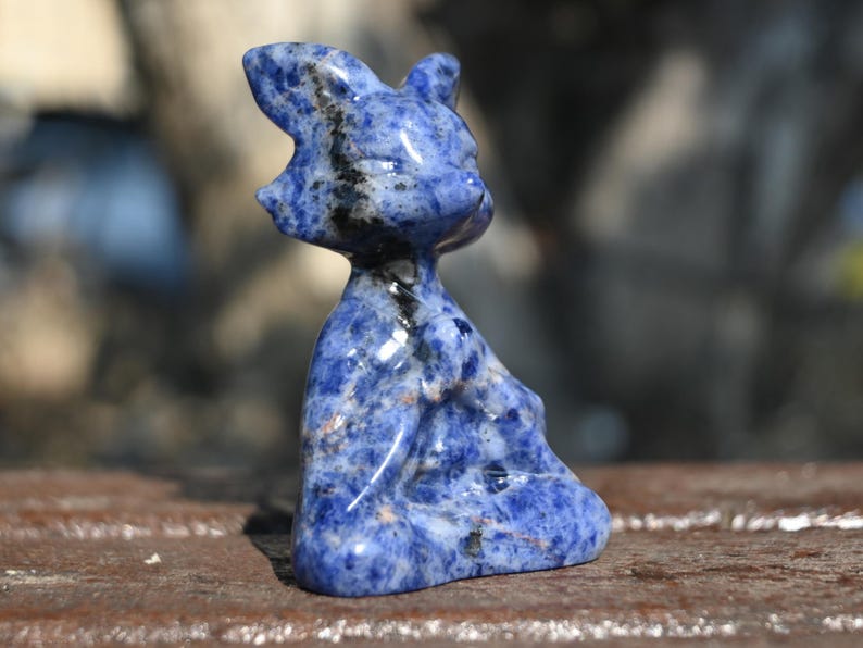 2.2'' Natural Sodalite Fox，Crystal fox, Quartz crystal，Animal skull，crystal carved，crystal skull，Halloween gift，healing stone 1PC
