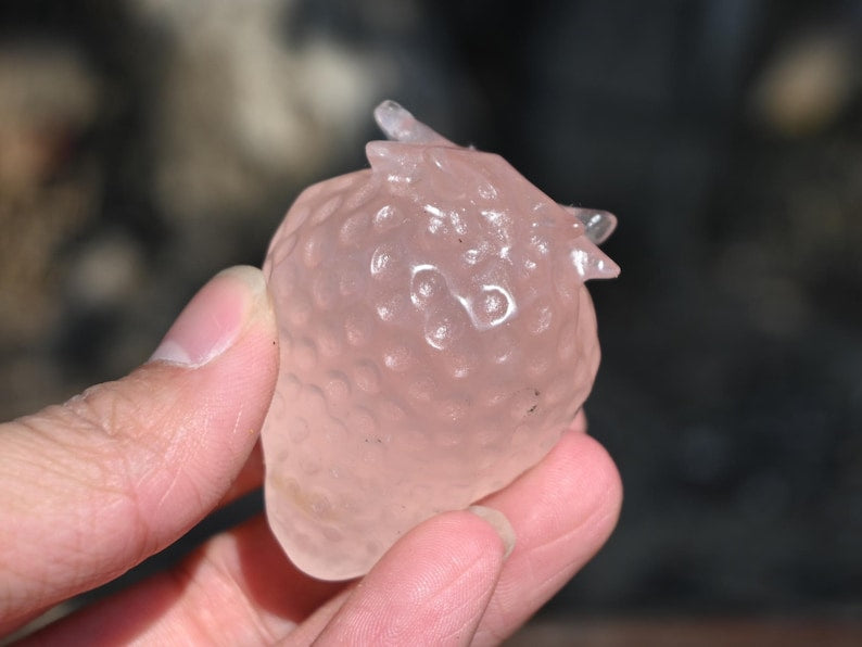 1.9'' Natural Hand carved Rose quartz strawberry，Strawberry carving，Strawberry decor，Home decor，Fun carving，Crystal gift healing 1PC