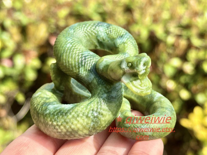 2.8" Natural Olive Green jade Hand Carved Snake,Crystal quartz Skull,Snake Carving,Energy crystal,Reiki healing,Home Decor,Crystal gifts 1PC