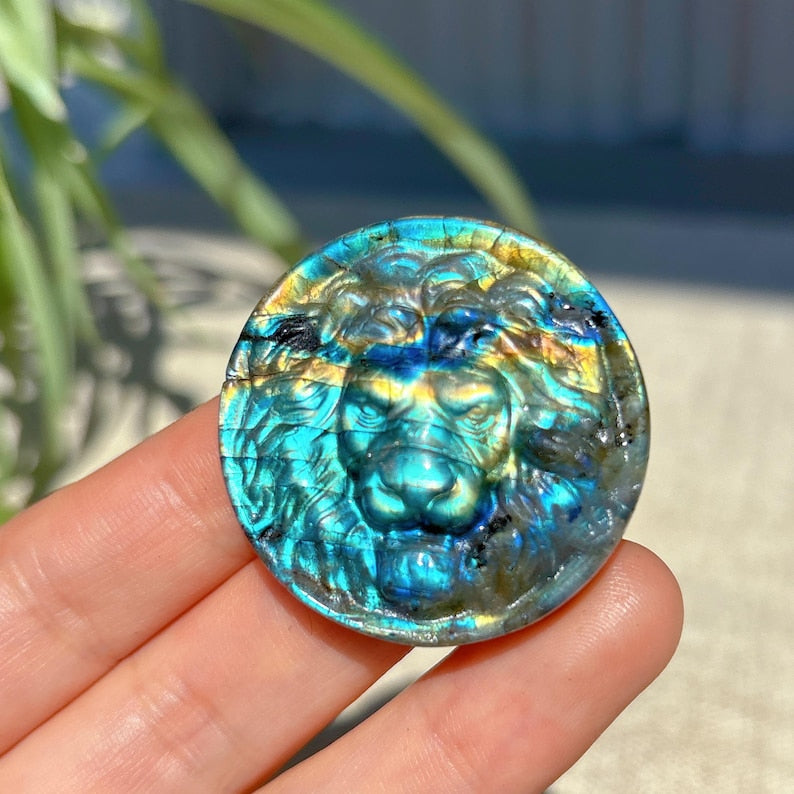 Natural Labradorite Lion,Quartz Crystal Lion,Mineral Sample,Crystal Pendant,Crystal Animal,Reiki Healing,Crystal Gift,Crystal Energy,Rock