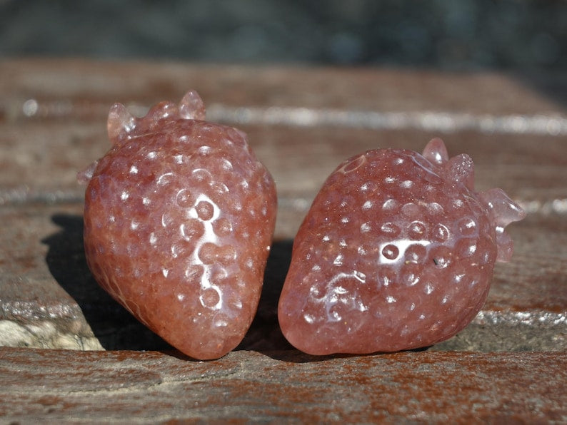 1.9'' Natural Hand carved strawberry quartz strawberry，Strawberry carving，Strawberry decor，Home decor，Fun carving，Crystal gift healing 1PC