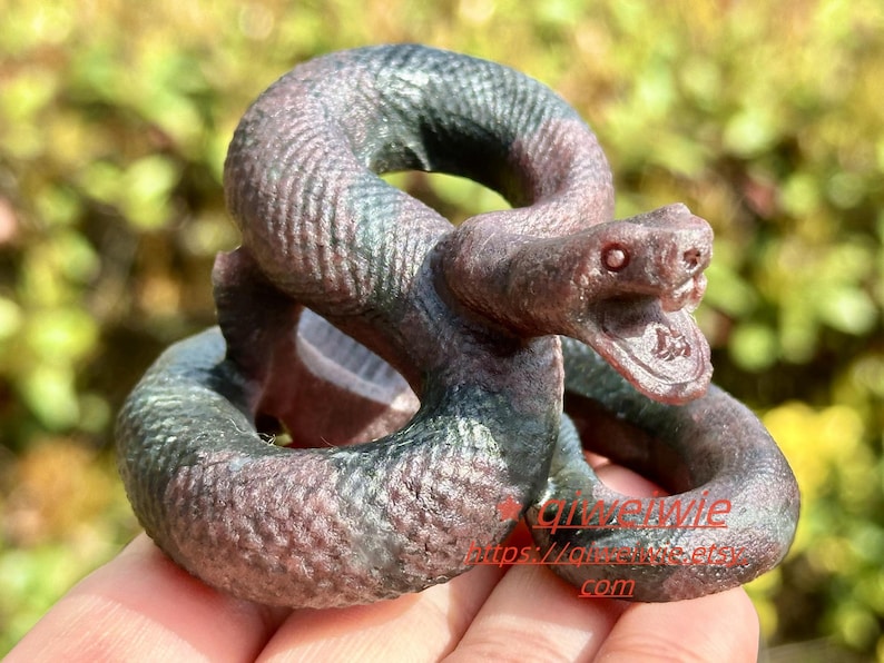 2.8" Natural Garnet Hand Carved Snake,Crystal quartz Skull,Snake Carving,Energy crystal,Reiki healing,Home Decor,Crystal gifts 1PC