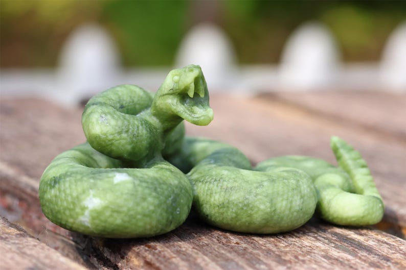 3.7" Natural jade Snake,Quartz Crystal Carved ,Crystal Heal Reiki,Home decoration,Crystal Sculpture,Mineral,Crystal Gifts