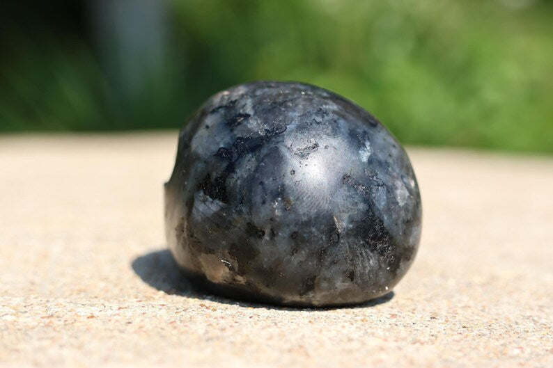 2.3" Natural spectrolite alien skull, Quartz Crystal Carved, Crystal Heal Reiki, Home decoration, Crystal Gifts