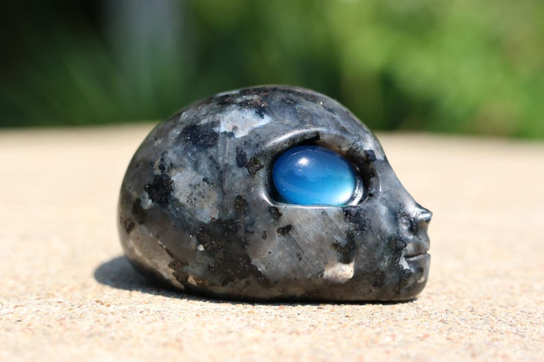 2.3" Natural spectrolite alien skull, Quartz Crystal Carved, Crystal Heal Reiki, Home decoration, Crystal Gifts