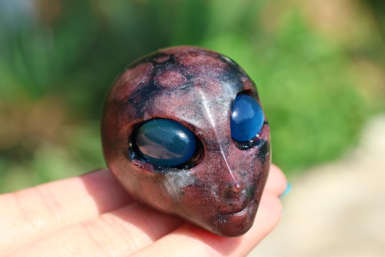 2.3" Natural garnet alien skull, Quartz Crystal Carved, Crystal Heal Reiki, Home decoration, Crystal Gifts