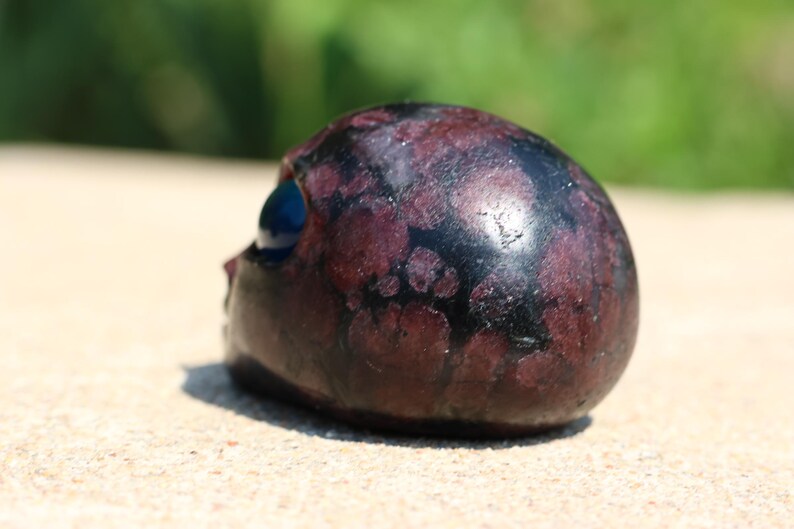 2.3" Natural garnet alien skull, Quartz Crystal Carved, Crystal Heal Reiki, Home decoration, Crystal Gifts