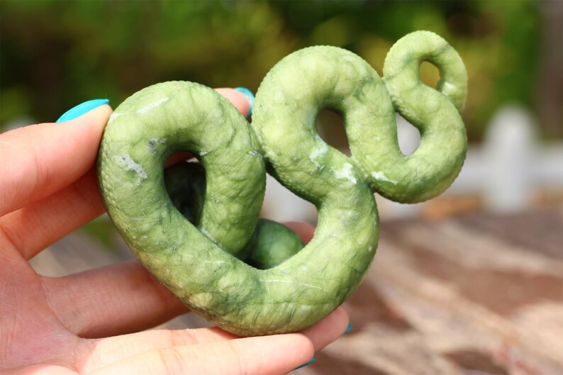 3.7" Natural jade Snake,Quartz Crystal Carved ,Crystal Heal Reiki,Home decoration,Crystal Sculpture,Mineral,Crystal Gifts
