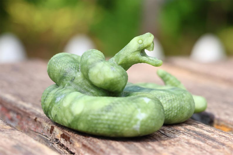 3.7" Natural jade Snake,Quartz Crystal Carved ,Crystal Heal Reiki,Home decoration,Crystal Sculpture,Mineral,Crystal Gifts
