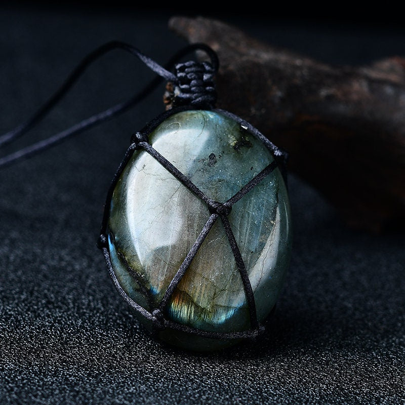 Natural Hand-Made Crystal Labradorite Stone Gemstone Pendant Moonstone Sunstone Pendant Divination Spiritual Meditation Jewelry Necklace